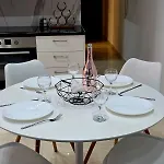 Apartment Hidden Gem 2br *