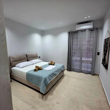 Hidden Gem 2br | 아파트