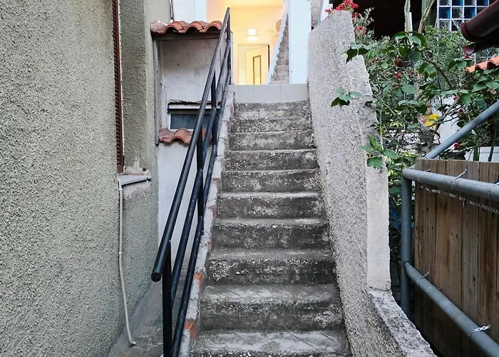 Hidden Gem 2br